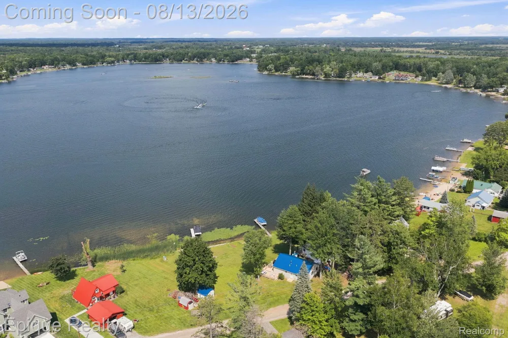 8946 Thomas Street Plainfield Township, MI 48739