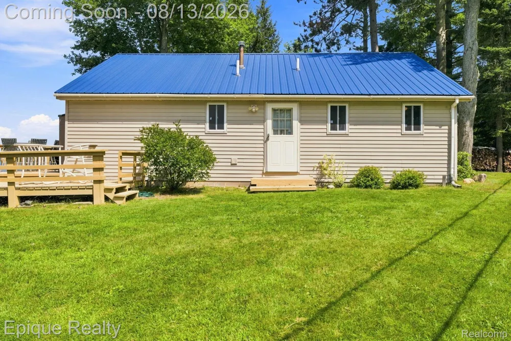 8946 Thomas Street Plainfield Township, MI 48739