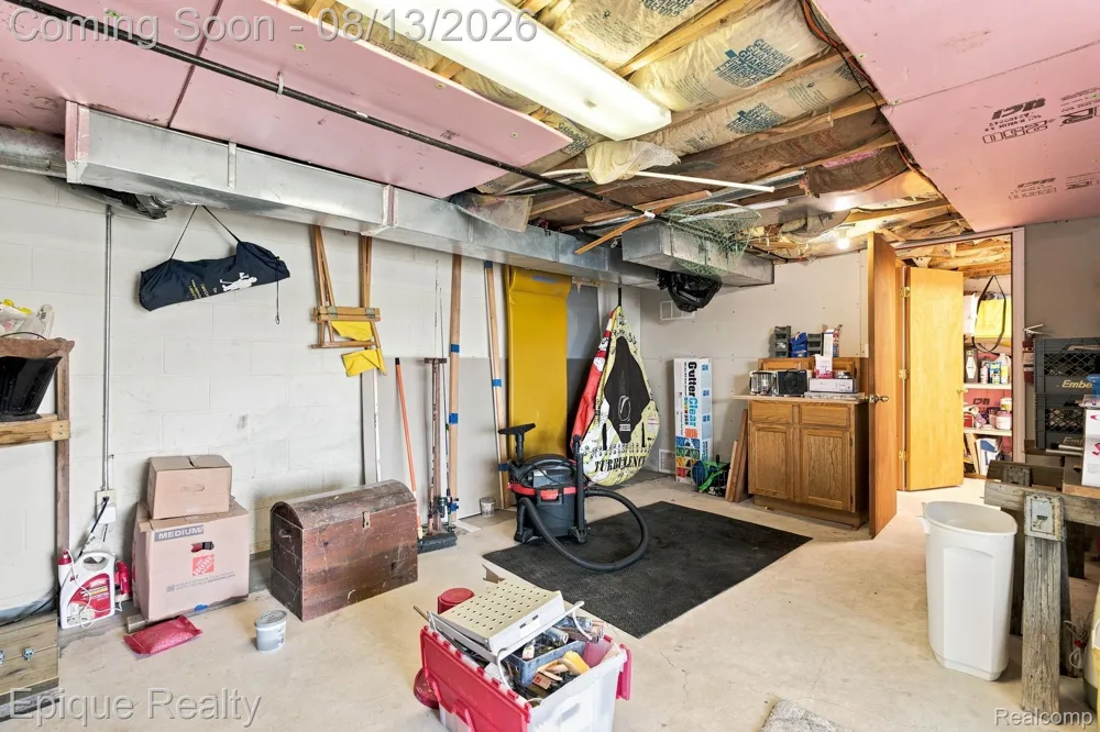 8946 Thomas Street Plainfield Township, MI 48739