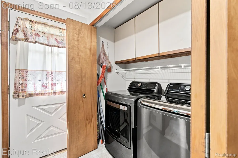 8946 Thomas Street Plainfield Township, MI 48739