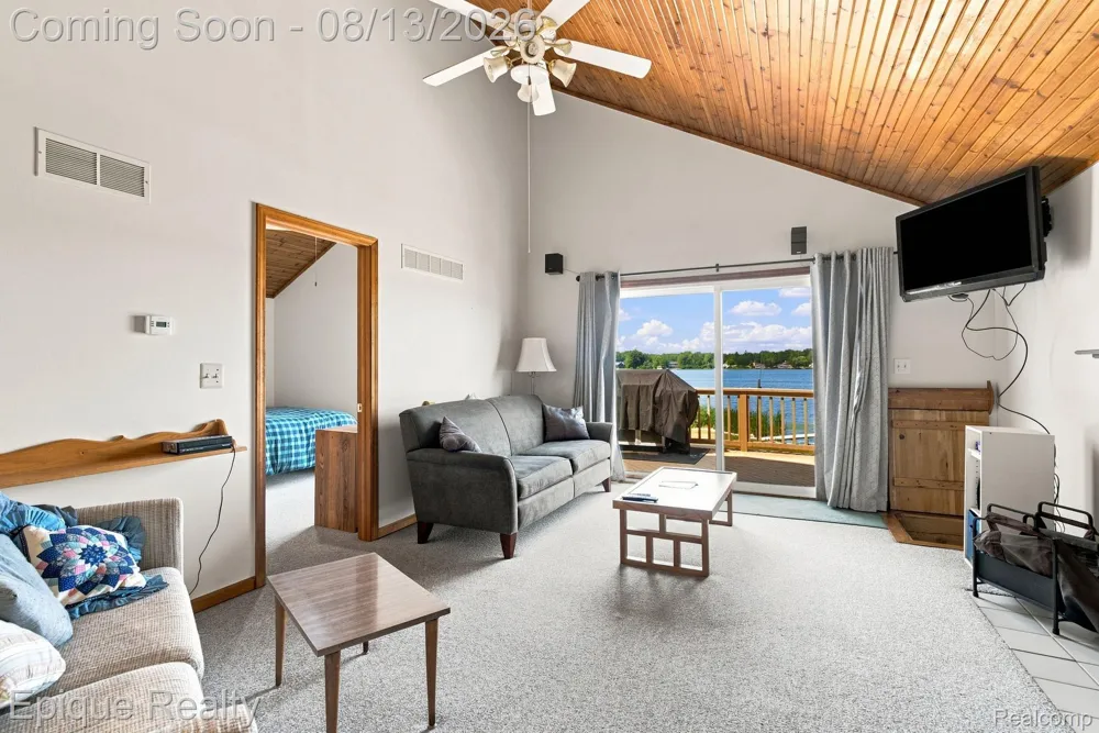 8946 Thomas Street Plainfield Township, MI 48739