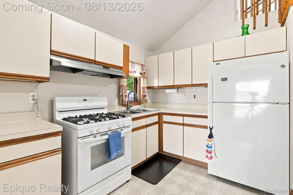 8946 Thomas Street Plainfield Township, MI 48739