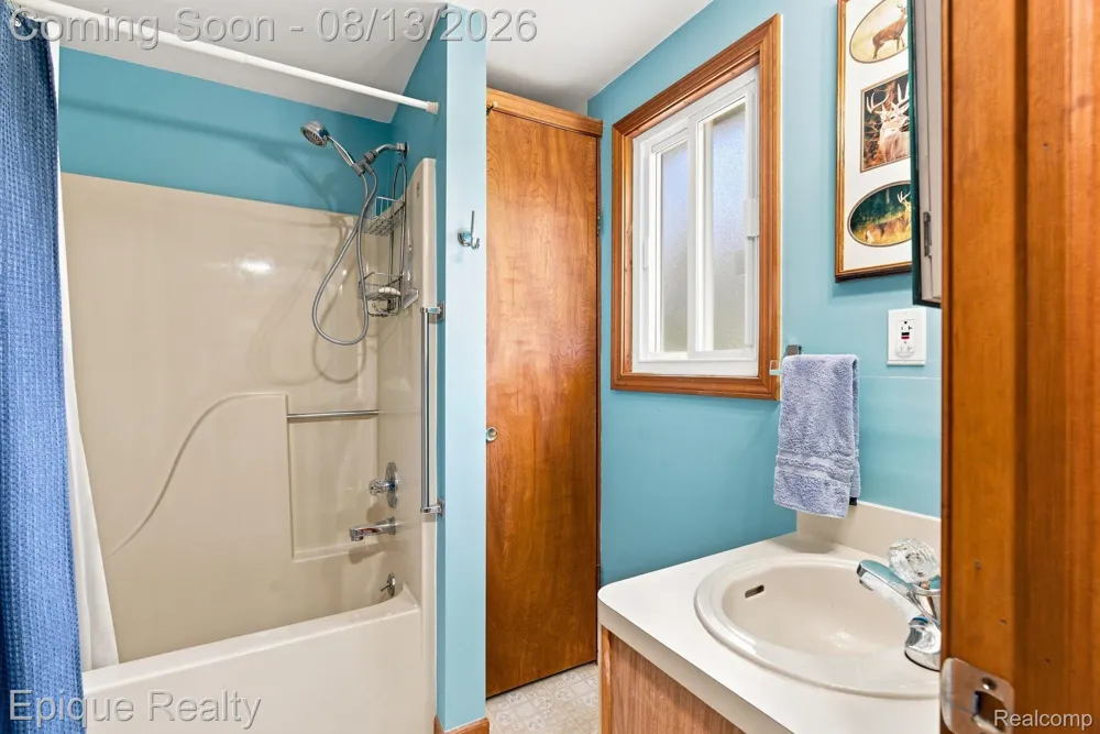 8946 Thomas Street Plainfield Township, MI 48739
