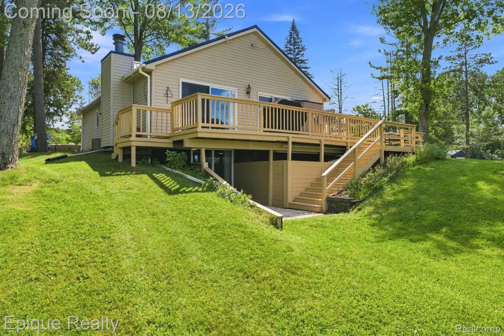 8946 Thomas Street Plainfield Township, MI 48739
