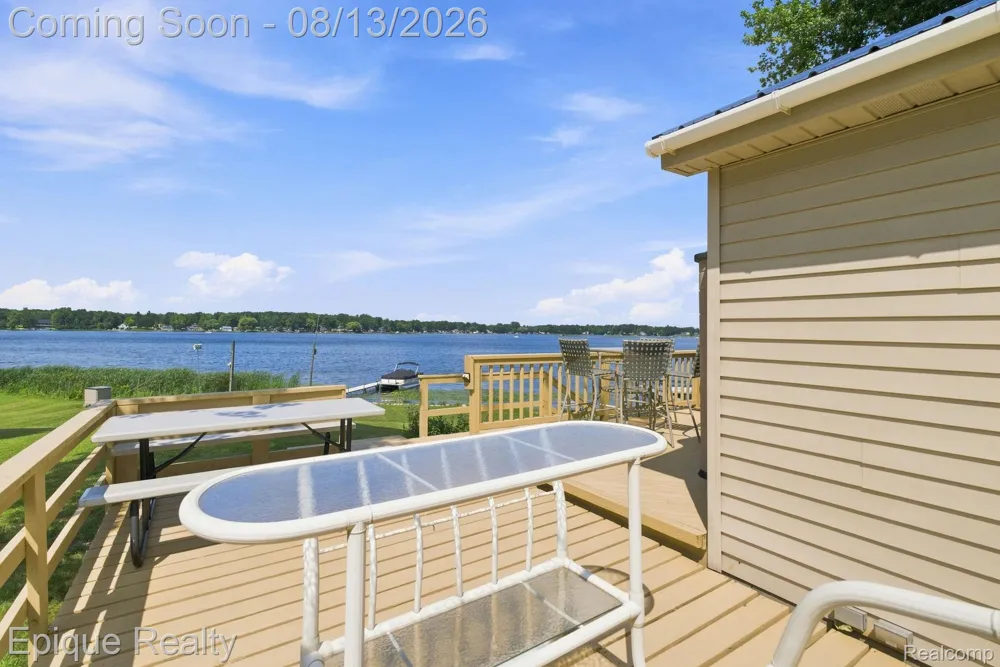 8946 Thomas Street Plainfield Township, MI 48739
