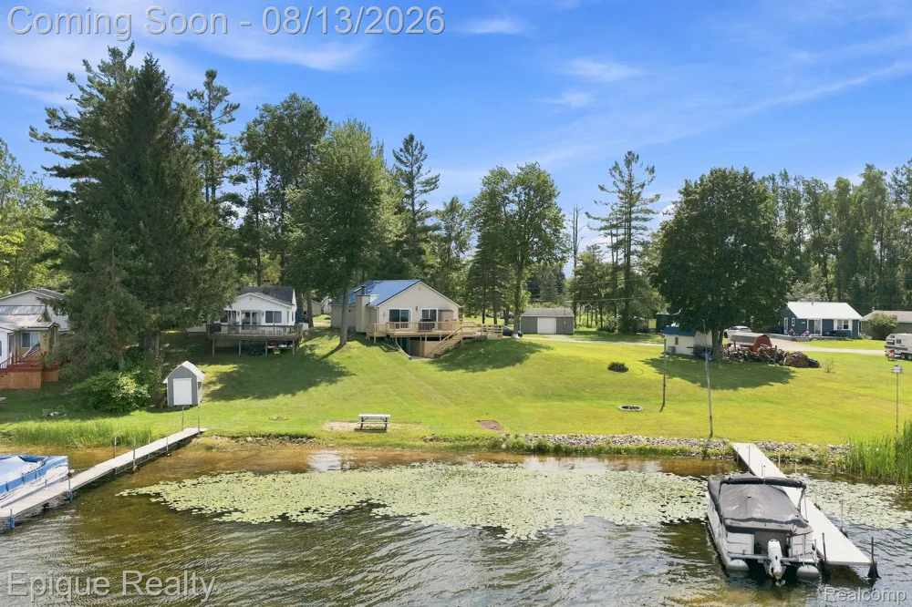 8946 Thomas Street Plainfield Township, MI 48739