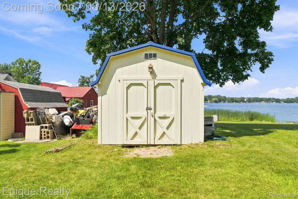 8946 Thomas Street Plainfield Township, MI 48739