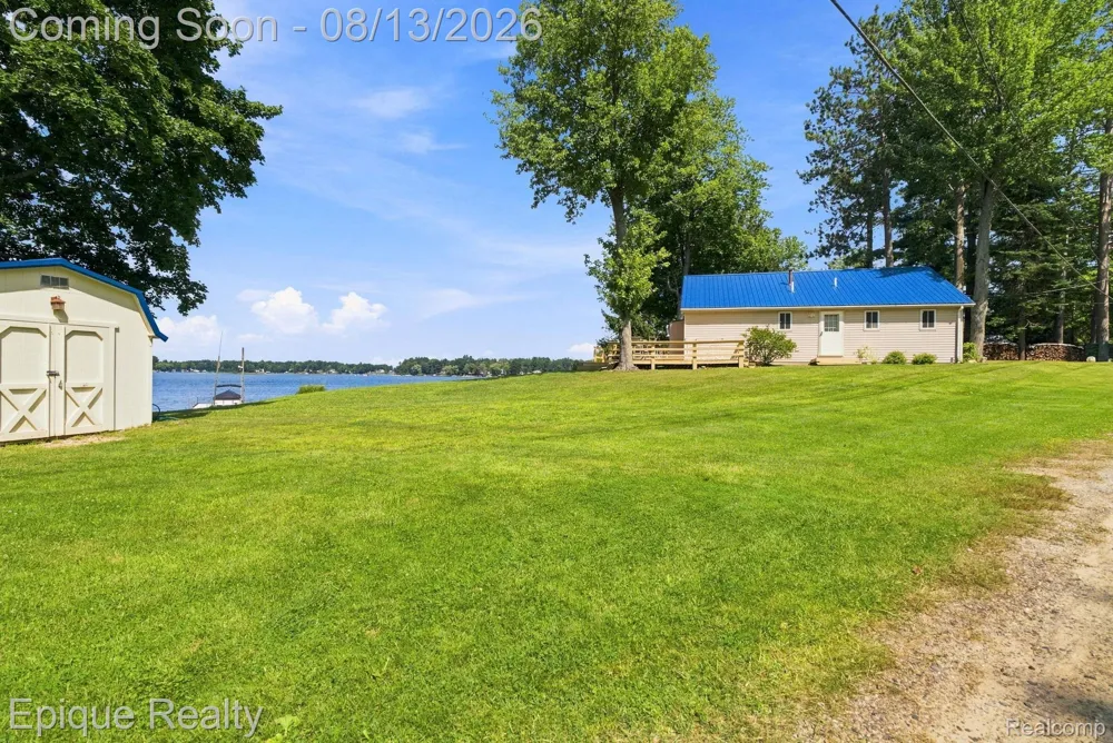 8946 Thomas Street Plainfield Township, MI 48739