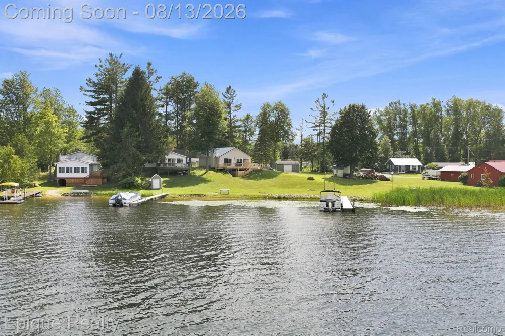8946 Thomas Street Plainfield Township, MI 48739