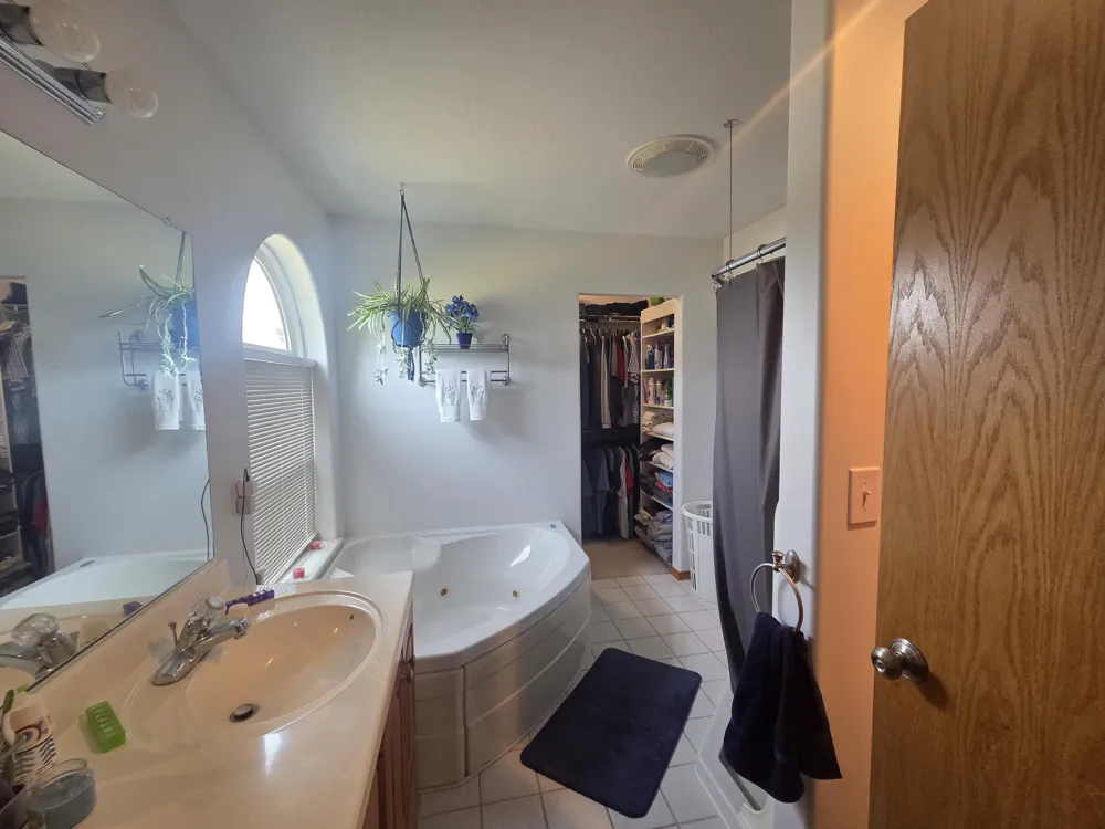 1106 S Bundy Drive Broomfield Township, MI 48893