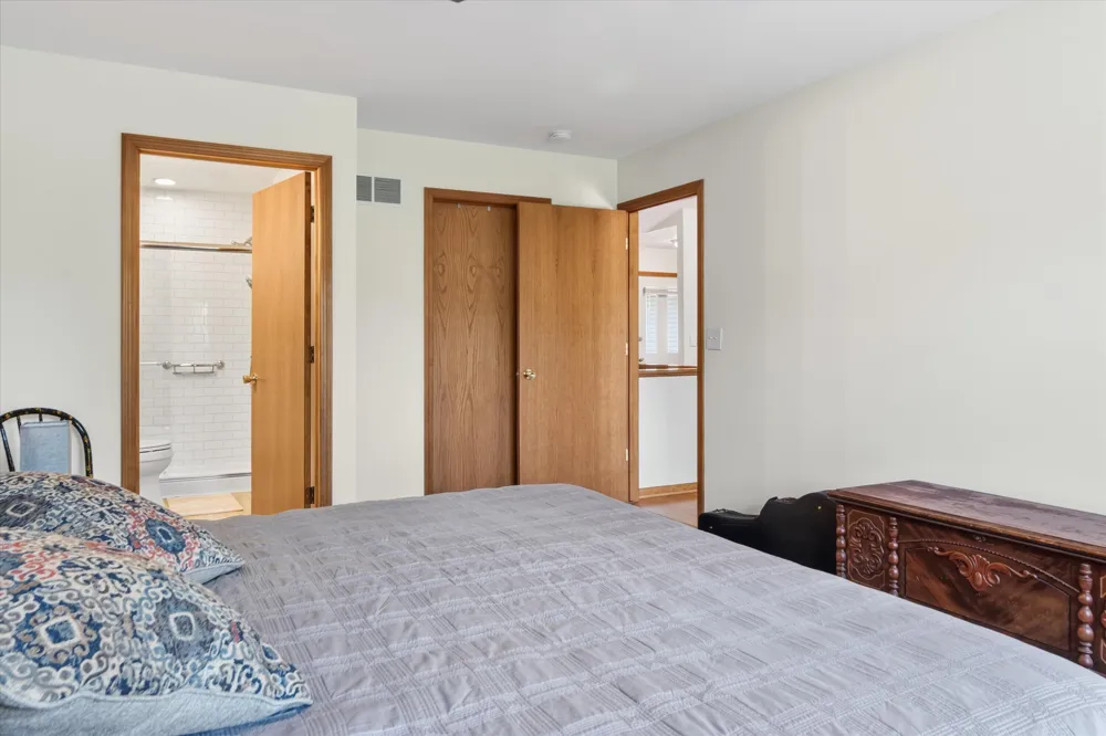 515 Sycamore Circle Saline City, MI 48176