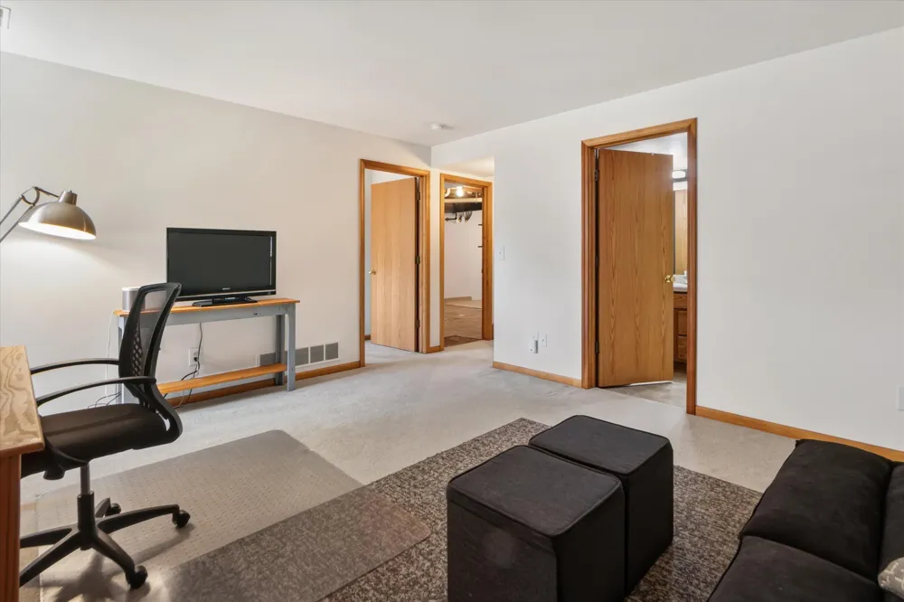 515 Sycamore Circle Saline City, MI 48176