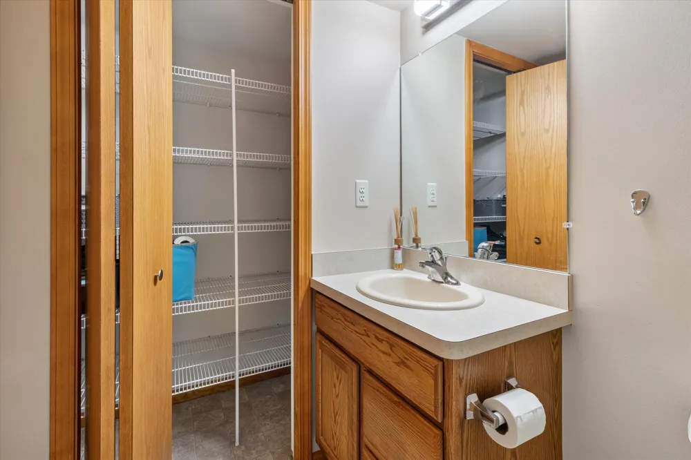515 Sycamore Circle Saline City, MI 48176