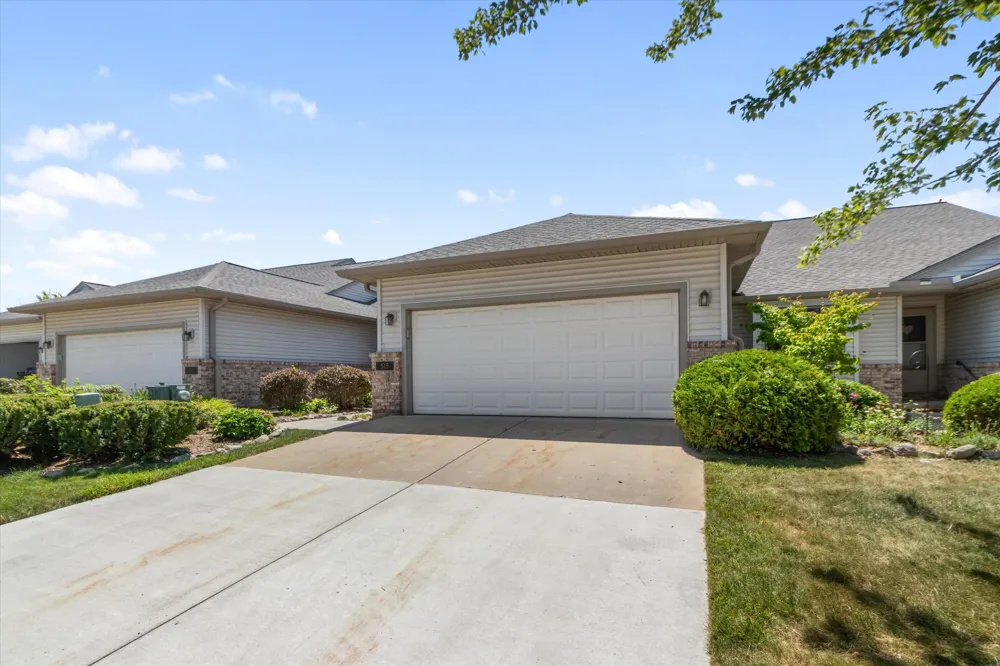 515 Sycamore Circle Saline City, MI 48176