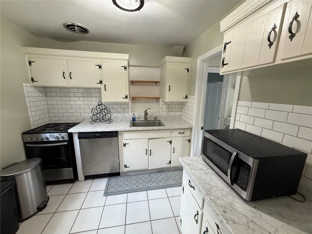 313 NW 34TH DRIVE Gainesville, FL 32607