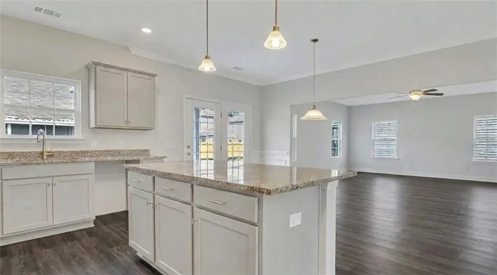 9 Sago Palm Way Bloomingdale, GA 31302