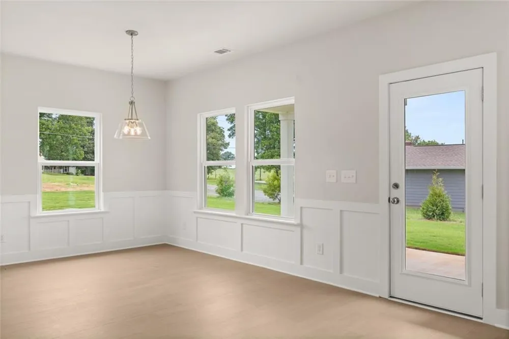 8315 Creekside Overlook Drive Gainesville, GA 30506