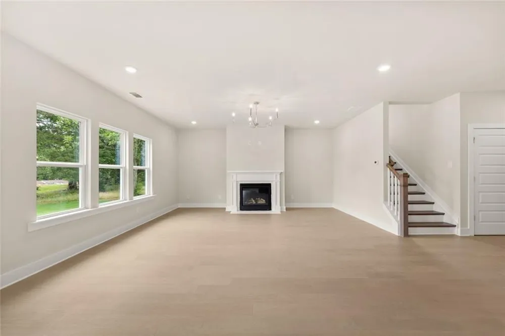 8315 Creekside Overlook Drive Gainesville, GA 30506
