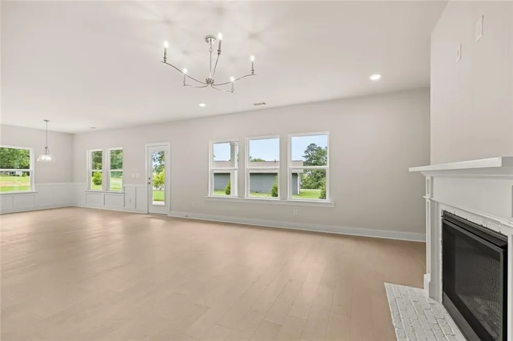 8315 Creekside Overlook Drive Gainesville, GA 30506