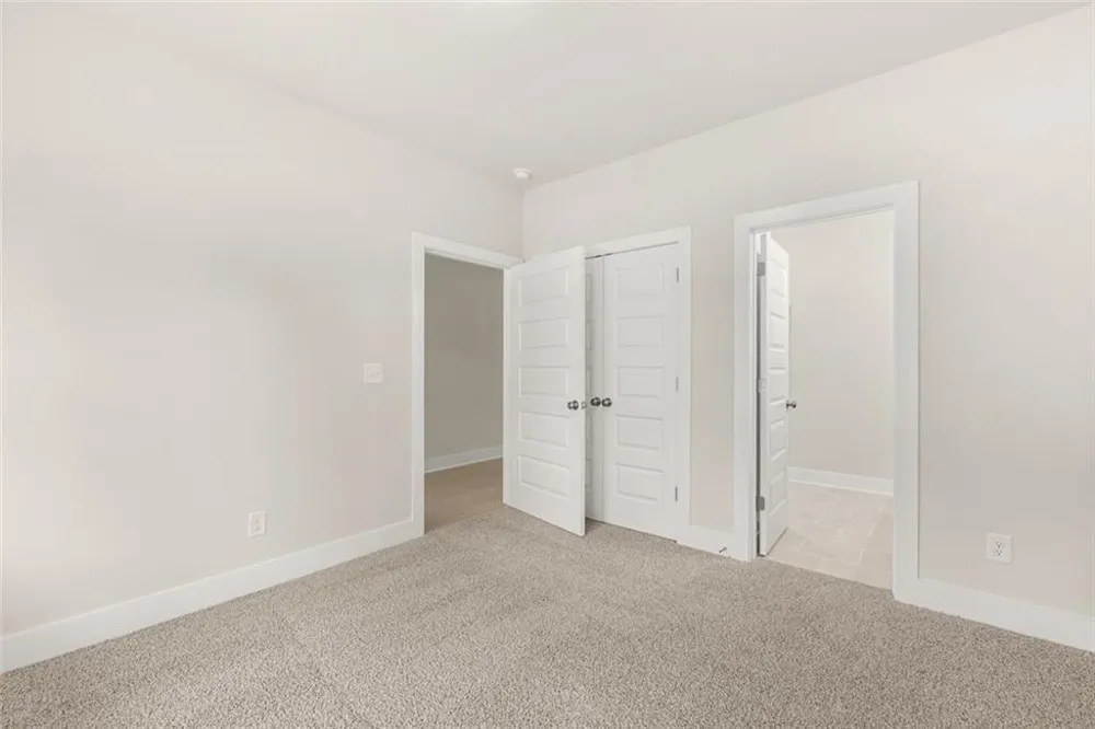 8315 Creekside Overlook Drive Gainesville, GA 30506