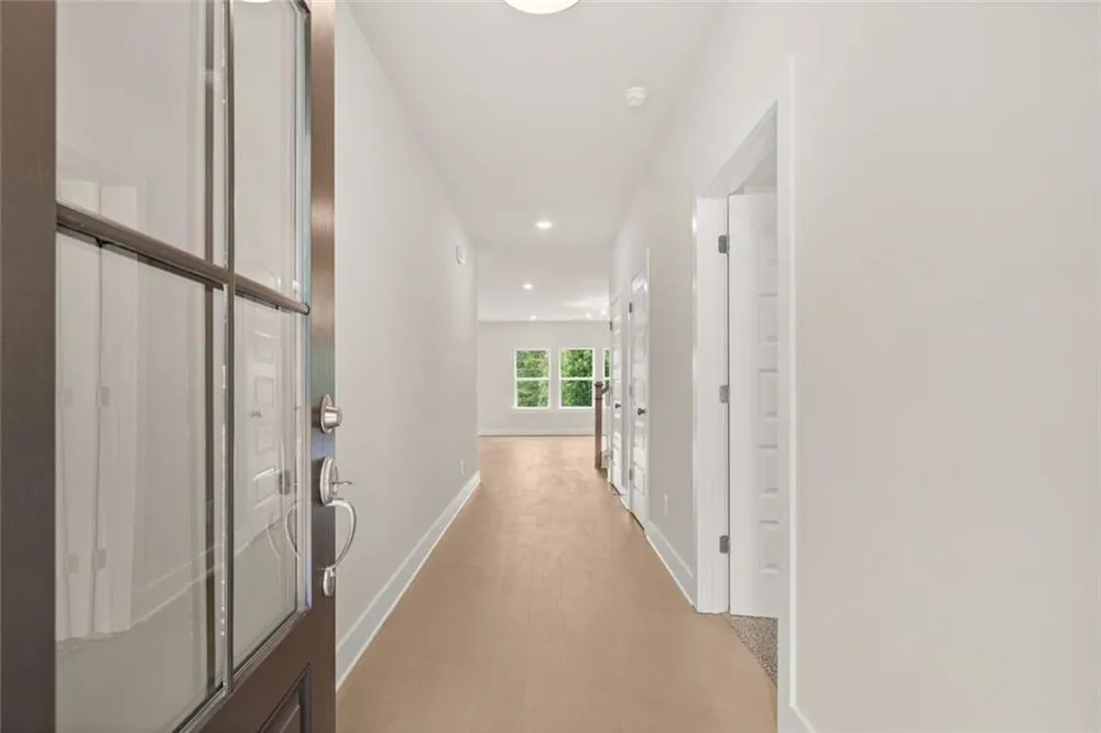 8315 Creekside Overlook Drive Gainesville, GA 30506