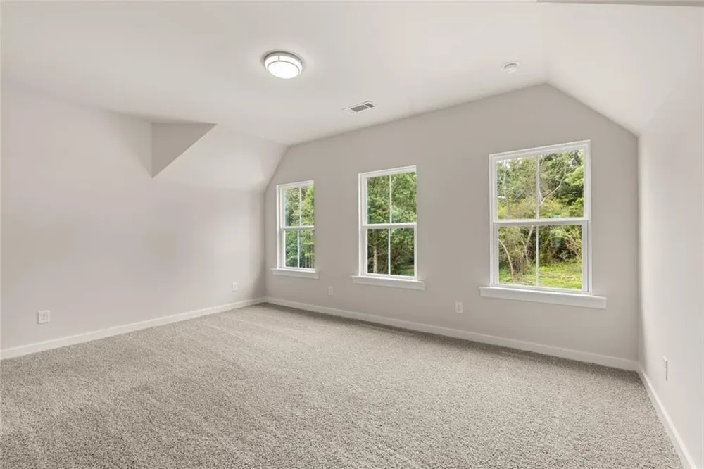 8315 Creekside Overlook Drive Gainesville, GA 30506