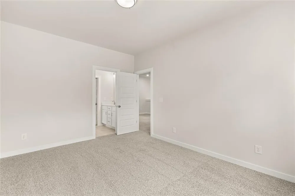 8315 Creekside Overlook Drive Gainesville, GA 30506