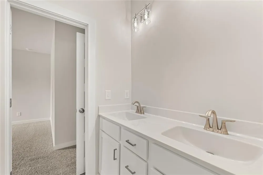 8315 Creekside Overlook Drive Gainesville, GA 30506