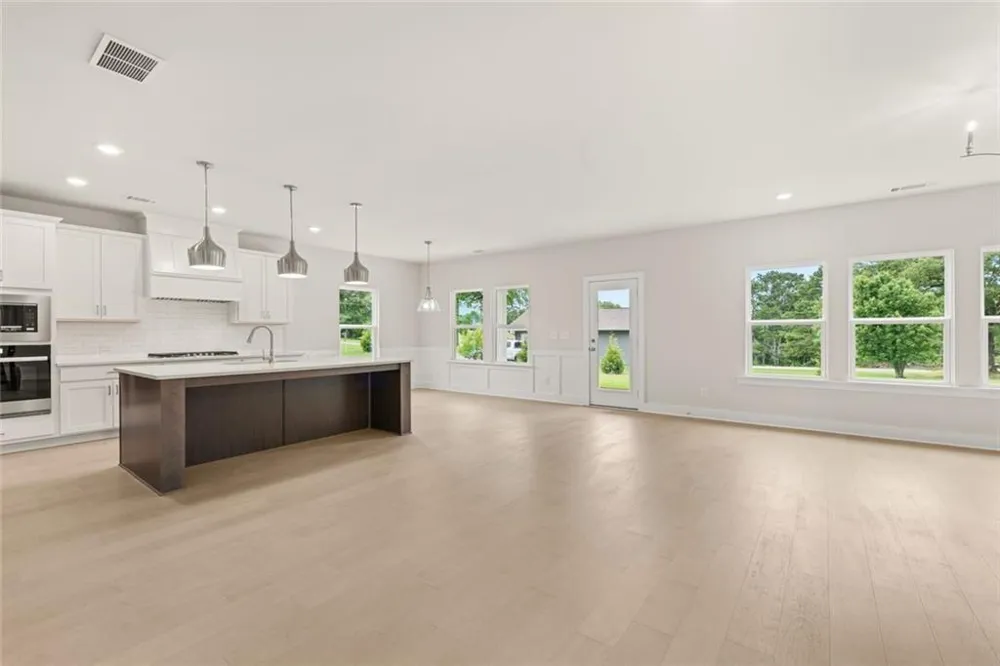 8315 Creekside Overlook Drive Gainesville, GA 30506