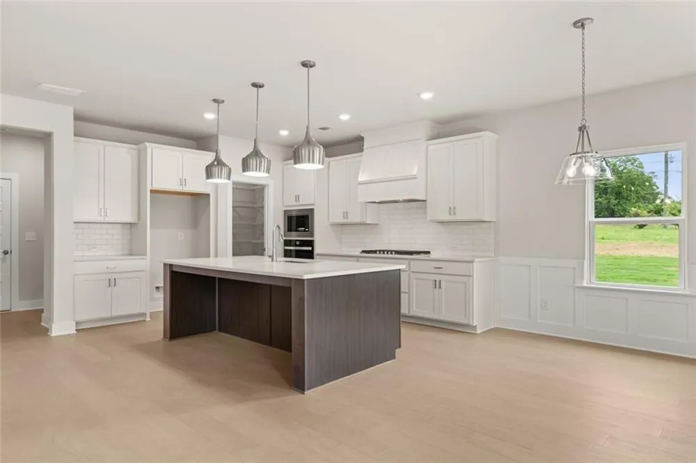 8315 Creekside Overlook Drive Gainesville, GA 30506