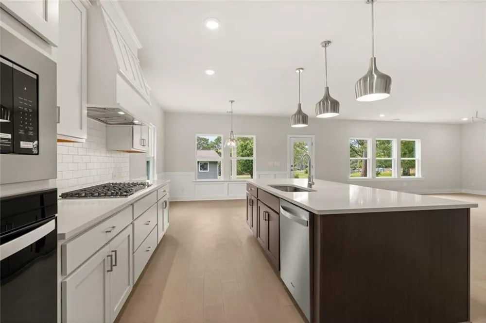 8315 Creekside Overlook Drive Gainesville, GA 30506