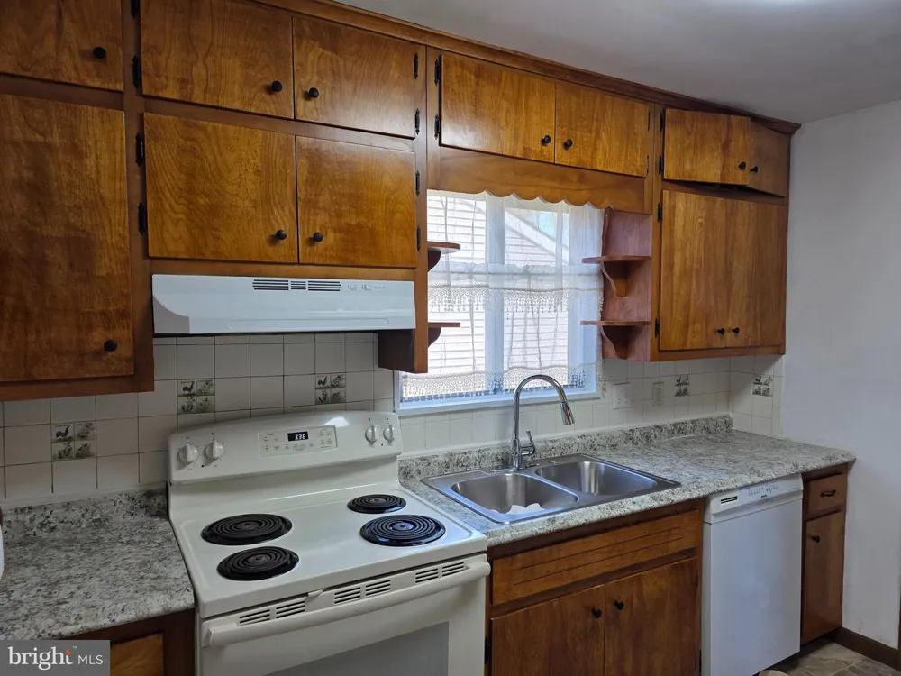 522 CAROL STREET Dover, DE 19904