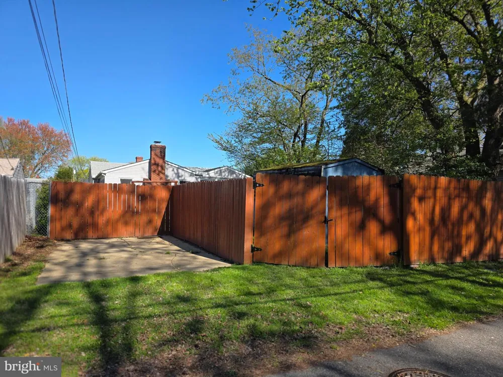 522 CAROL STREET Dover, DE 19904