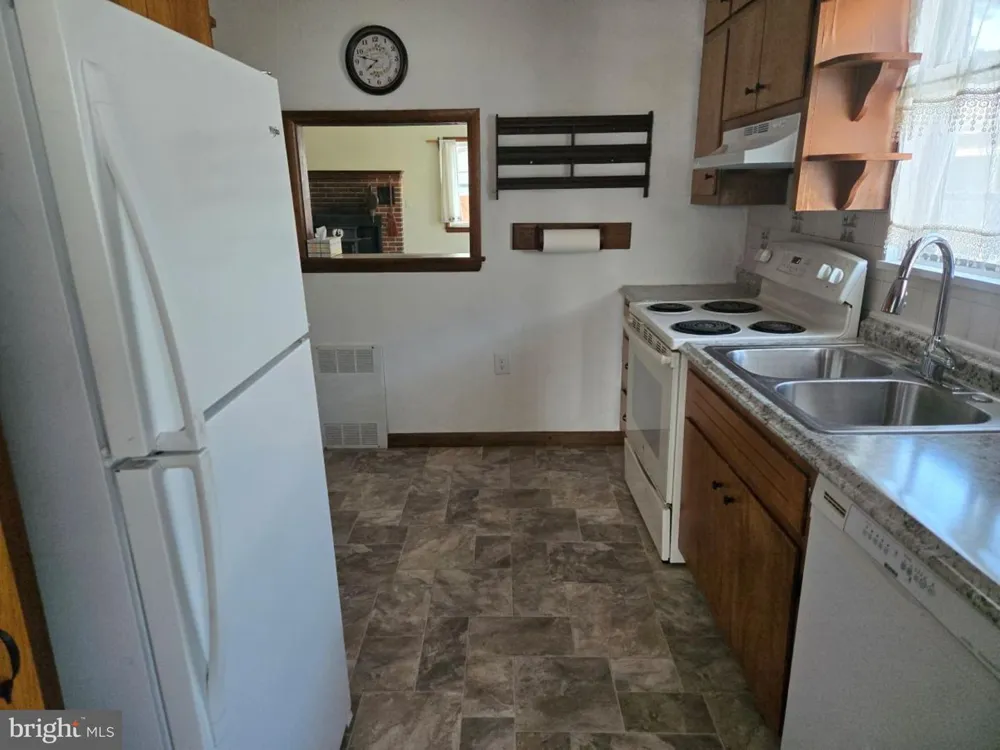 522 CAROL STREET Dover, DE 19904