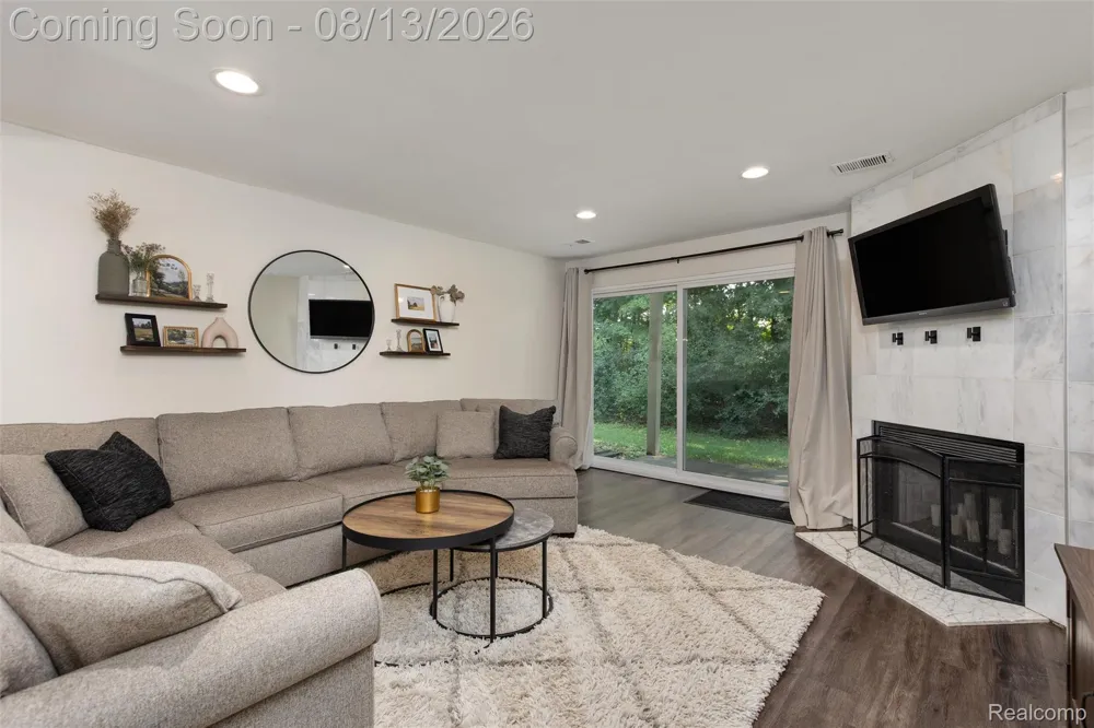 31444 Orchard Creek Farmington Hills City, MI 48334