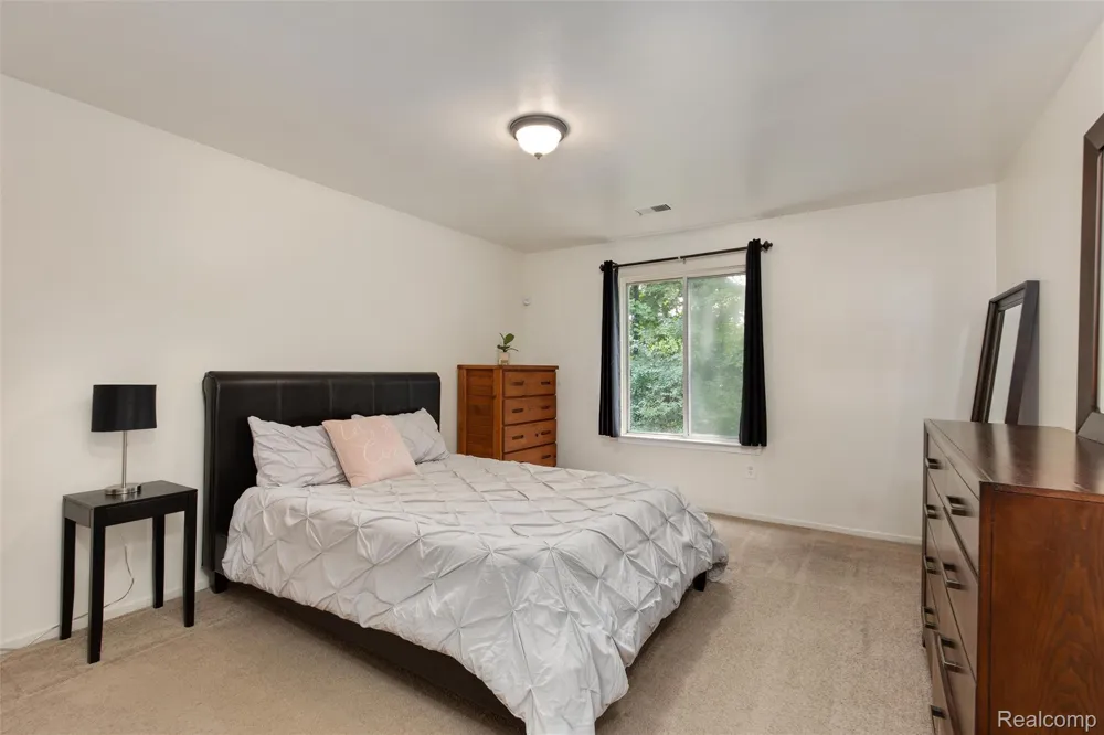 31444 Orchard Creek Farmington Hills City, MI 48334