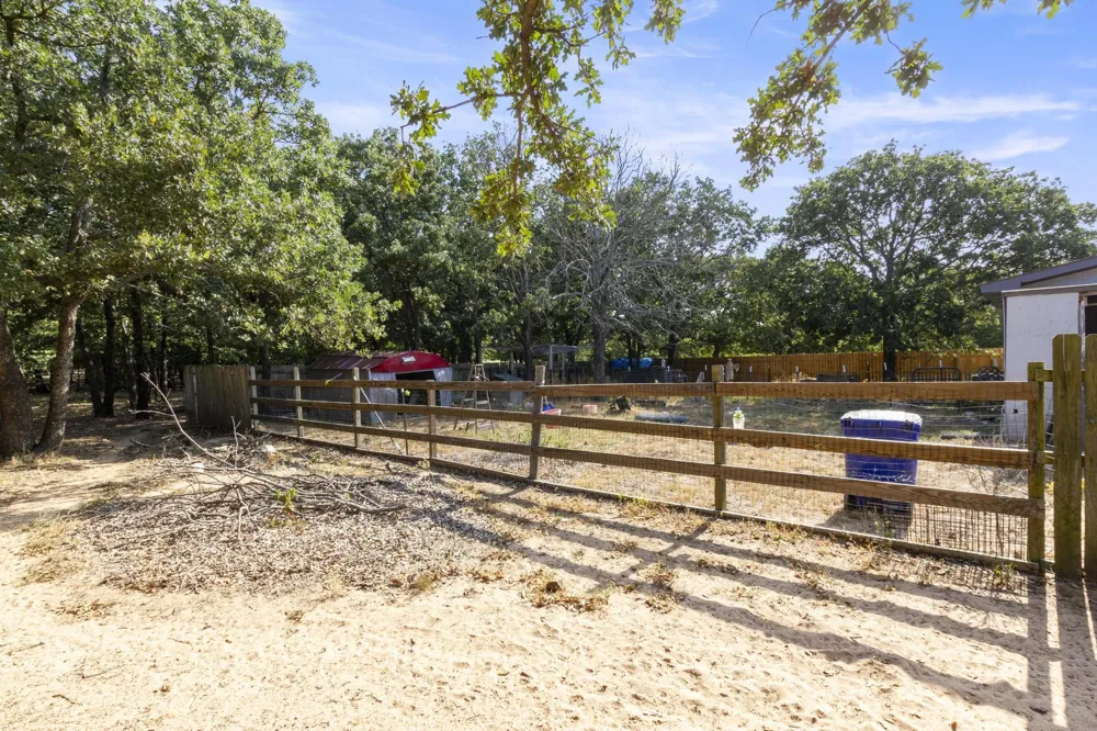 313 Hogan Lane Whitesboro, TX 76273
