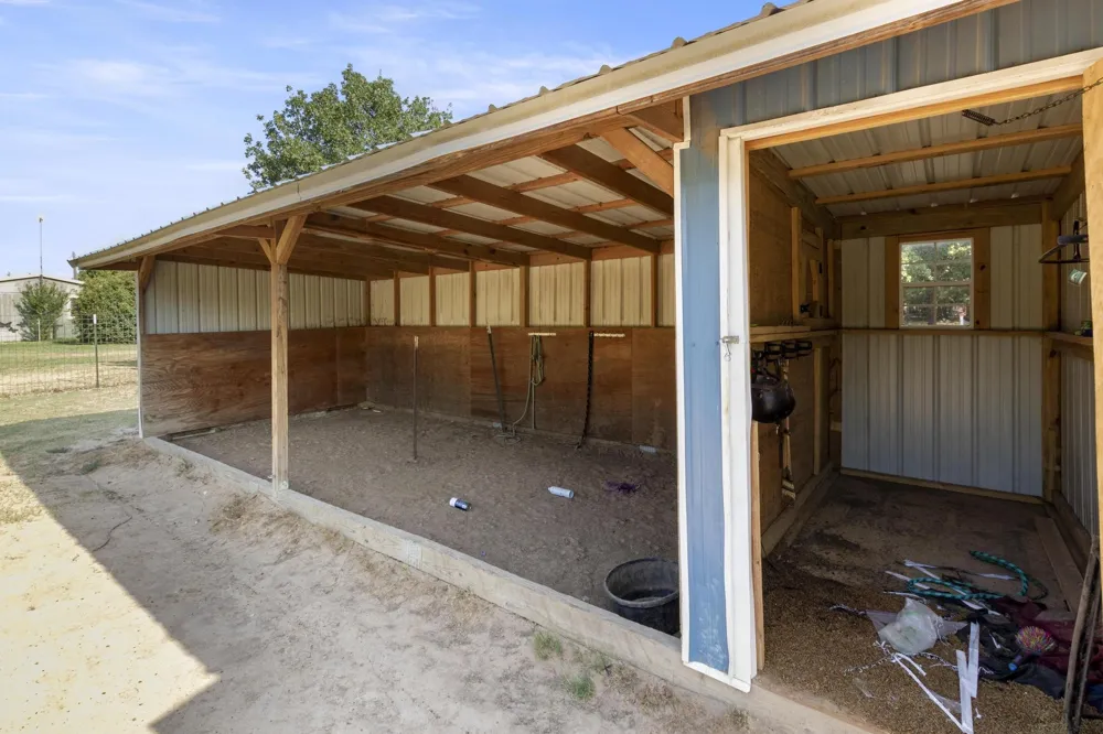 313 Hogan Lane Whitesboro, TX 76273