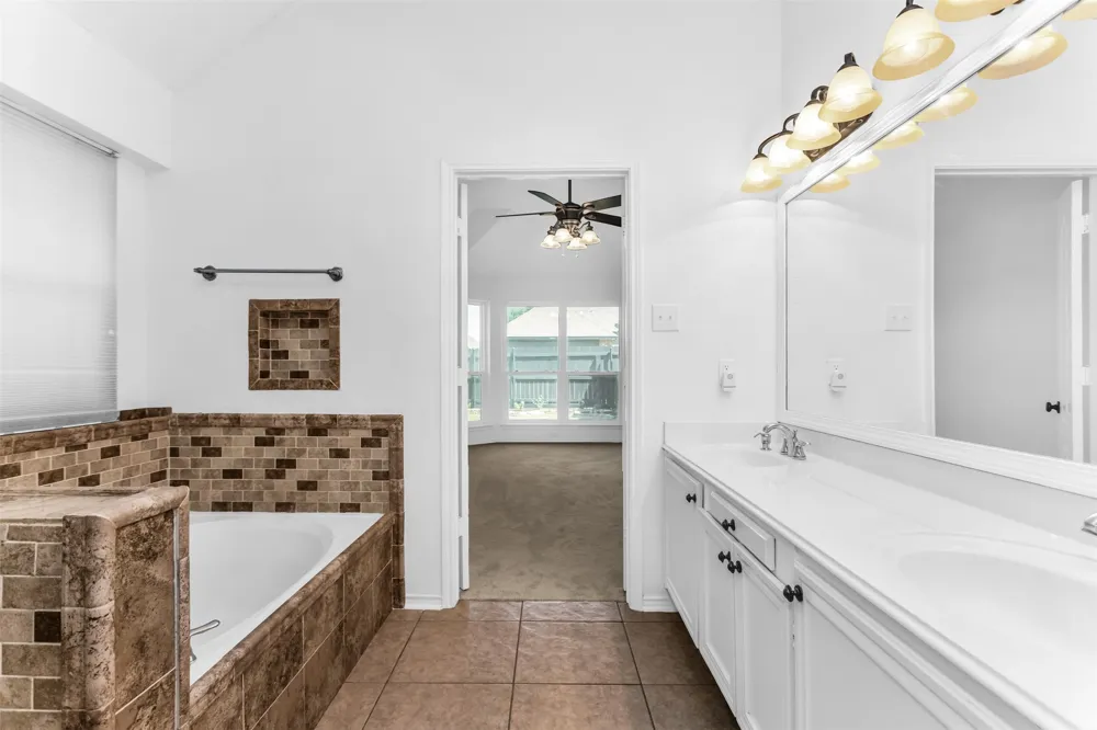 11404 Amber Valley Drive Frisco, TX 75035