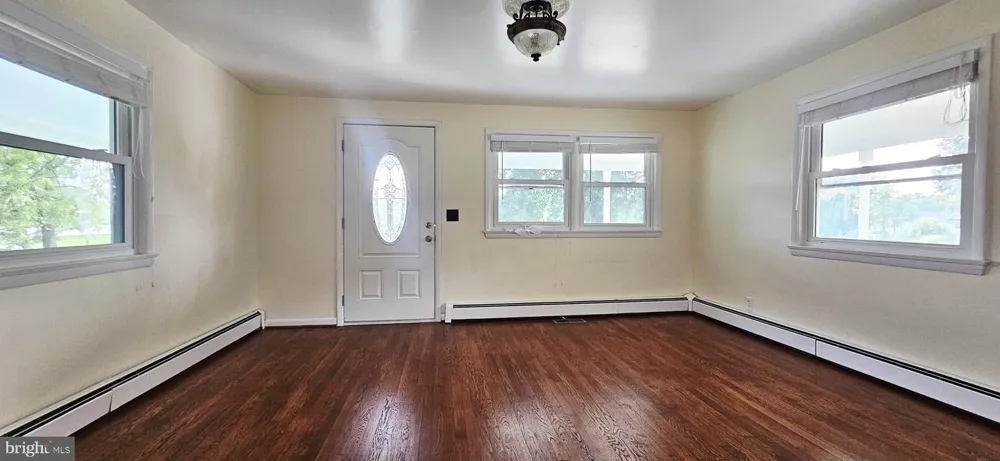 6416 AIRLIE ROAD Warrenton, VA 20187