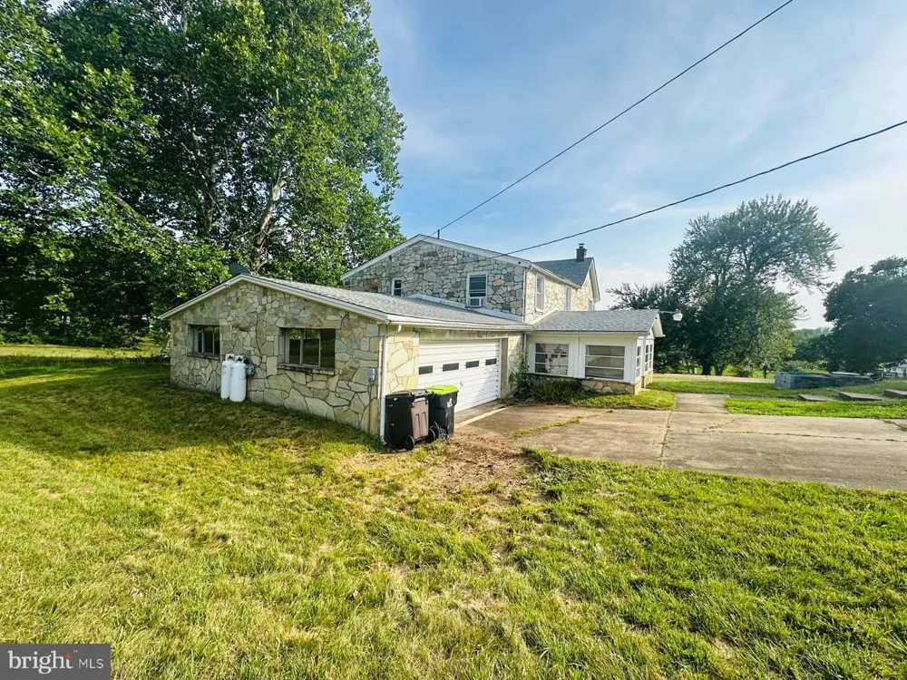 6416 AIRLIE ROAD Warrenton, VA 20187