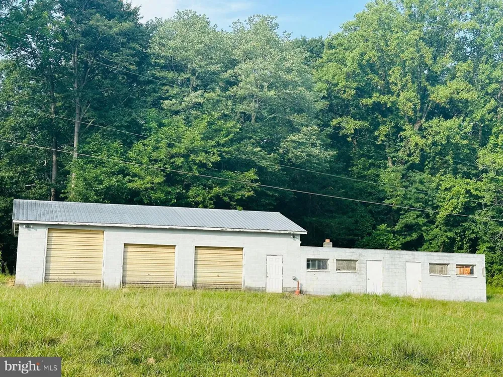 6416 AIRLIE ROAD Warrenton, VA 20187