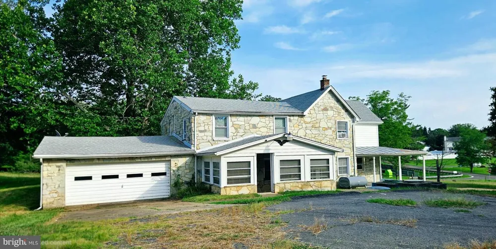 6416 AIRLIE ROAD Warrenton, VA 20187