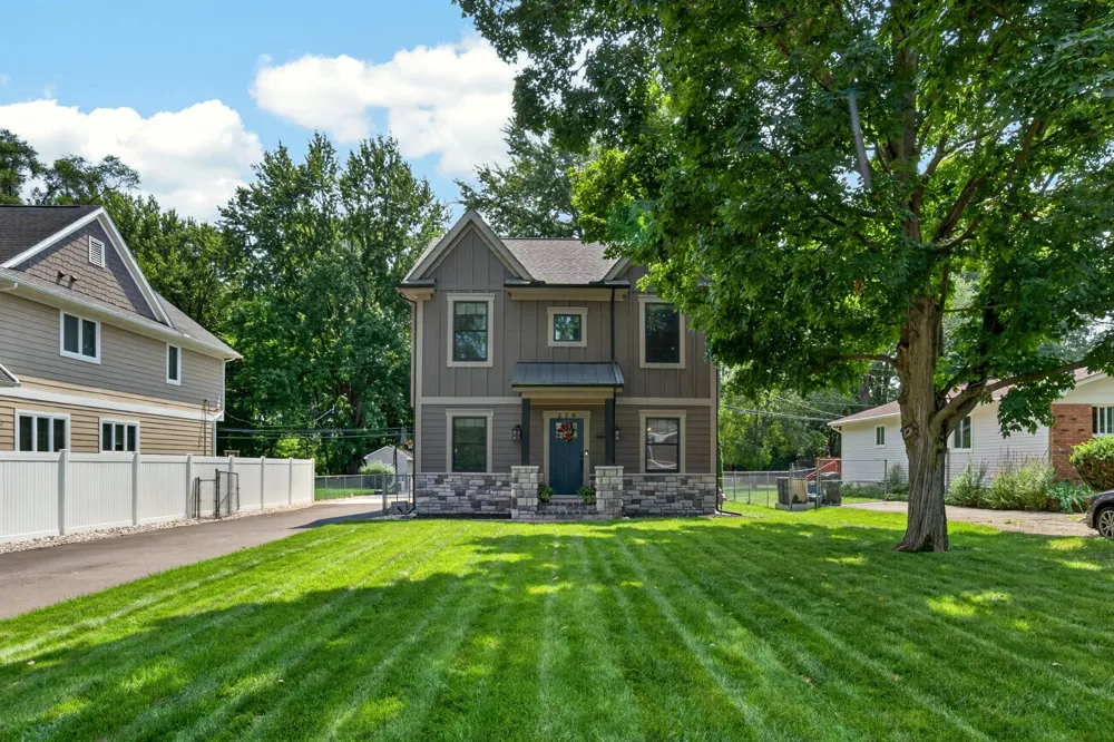 220 Red Oak Lane Rochester Hills, MI 48307