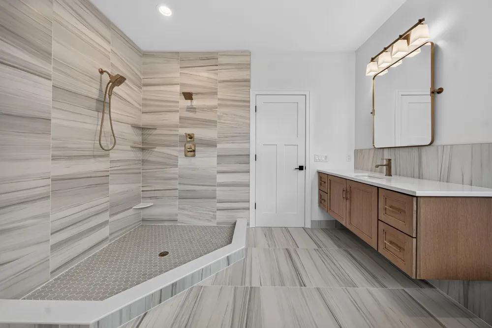 220 Red Oak Lane Rochester Hills, MI 48307