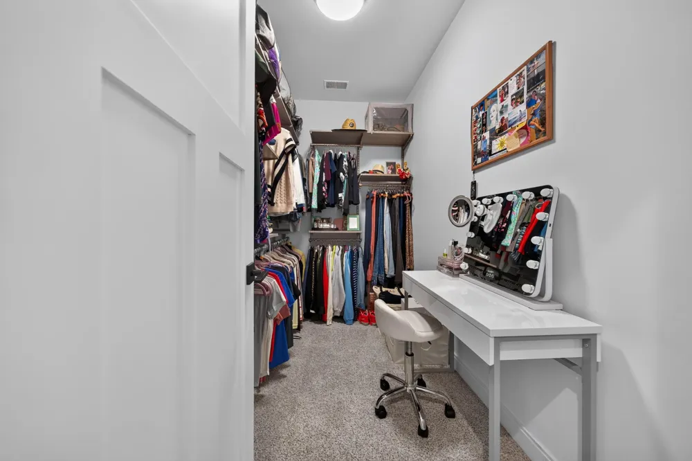 220 Red Oak Lane Rochester Hills, MI 48307