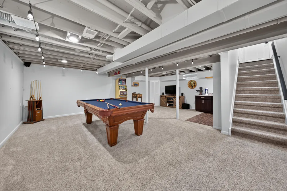 220 Red Oak Lane Rochester Hills, MI 48307