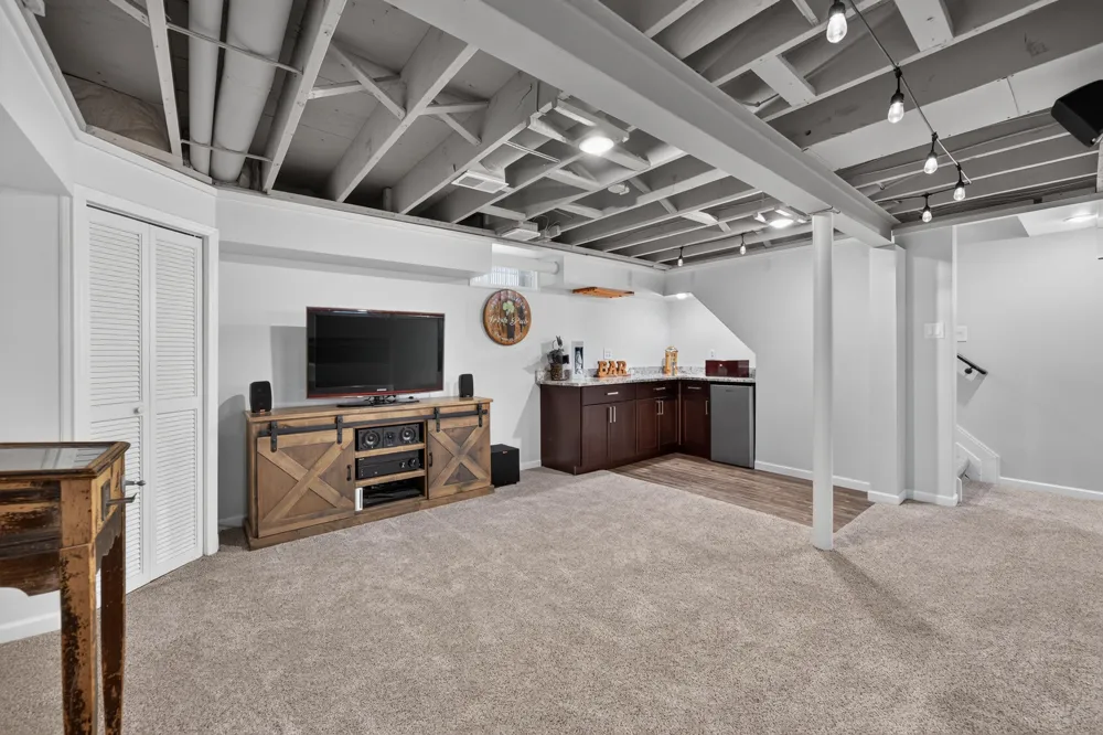 220 Red Oak Lane Rochester Hills, MI 48307