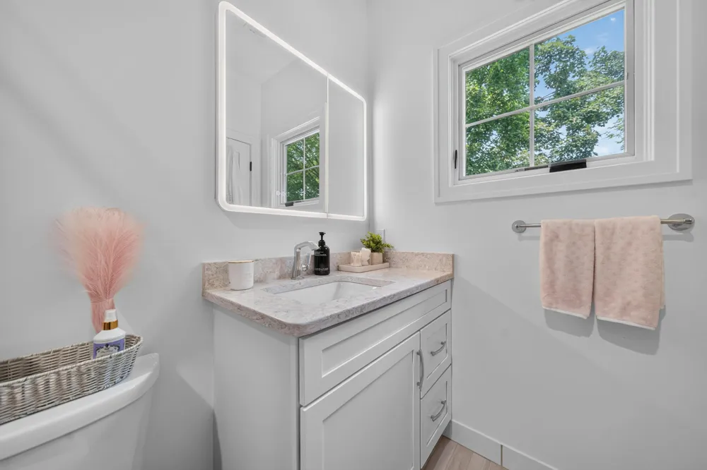 220 Red Oak Lane Rochester Hills, MI 48307