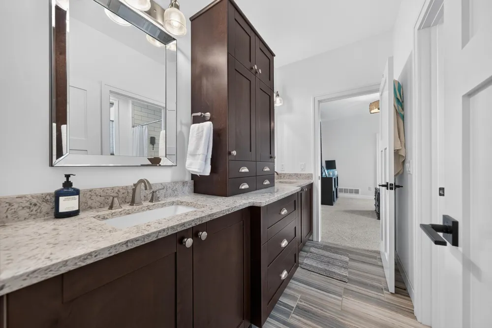 220 Red Oak Lane Rochester Hills, MI 48307